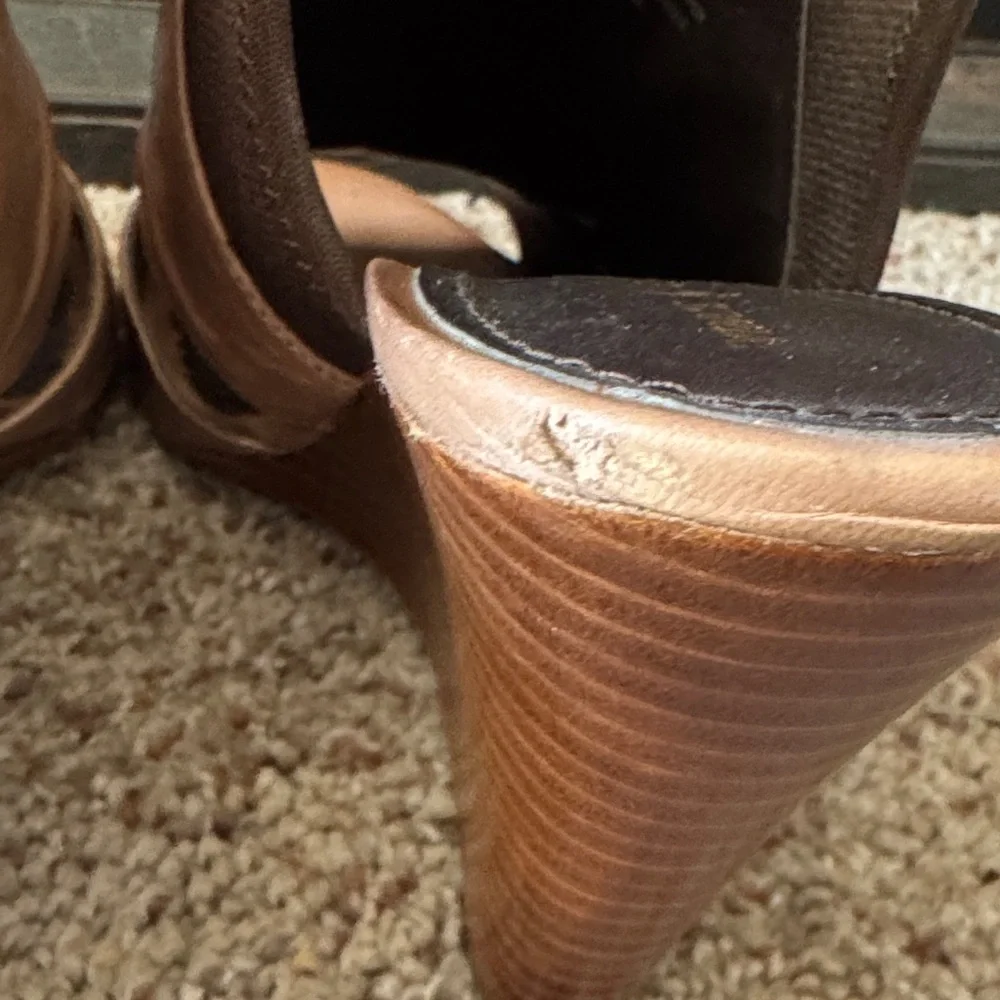 Vince Camuto Tan Leather Wedge Sandals - Picture 8 of 12